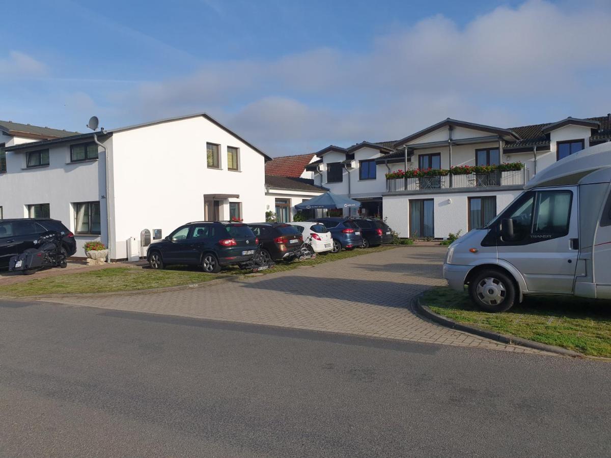 Hotel-Pension Pastow Garni Broderstorf 외부 사진