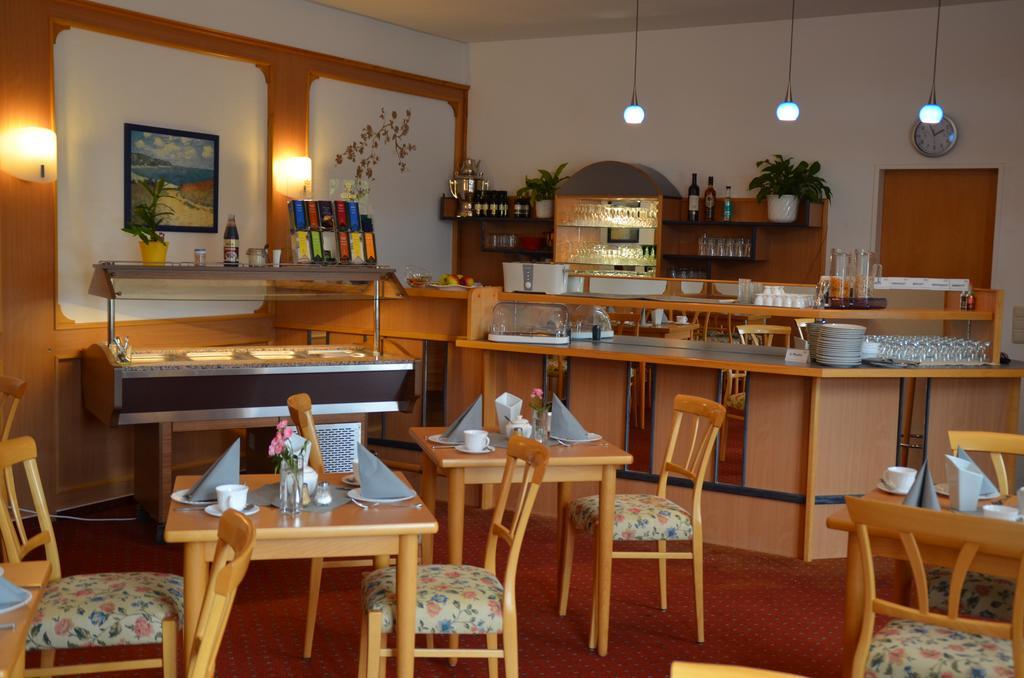 Hotel-Pension Pastow Garni Broderstorf 외부 사진