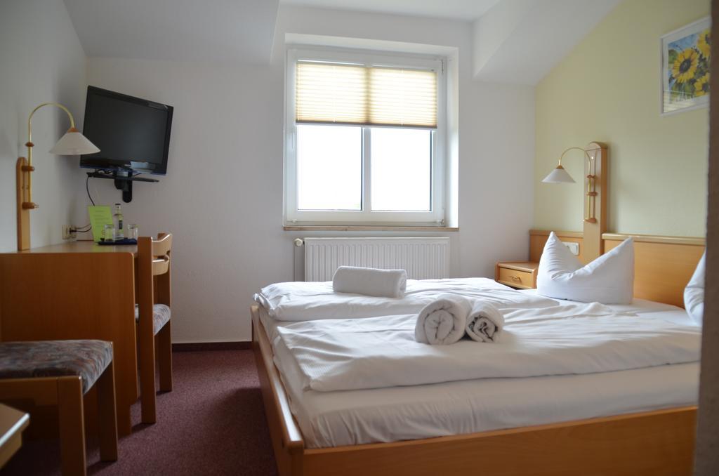Hotel-Pension Pastow Garni Broderstorf 외부 사진