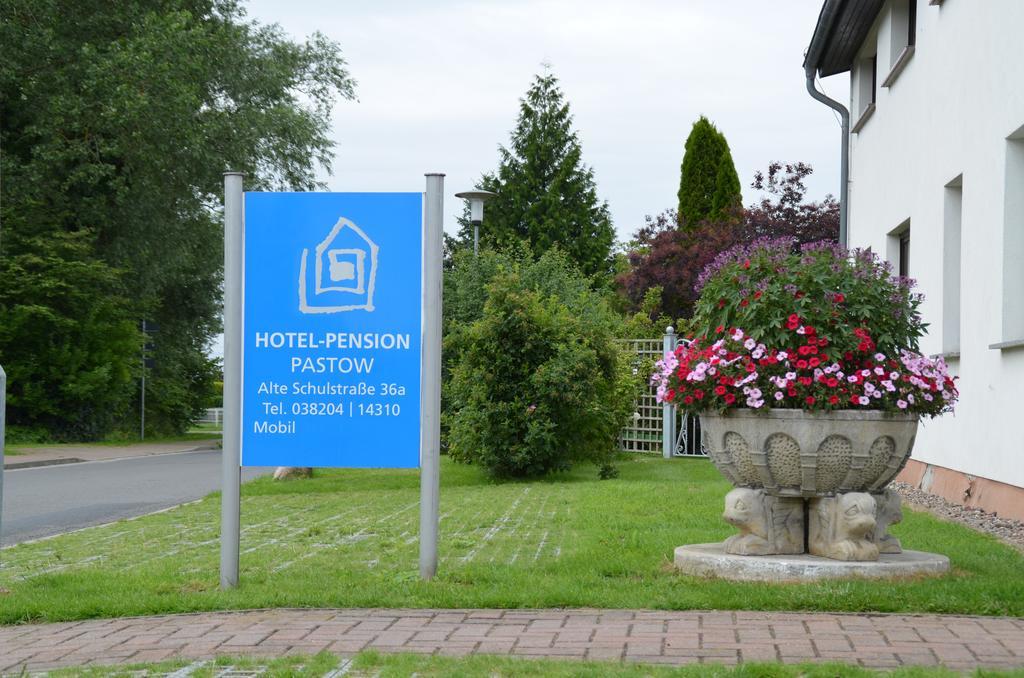 Hotel-Pension Pastow Garni Broderstorf 외부 사진