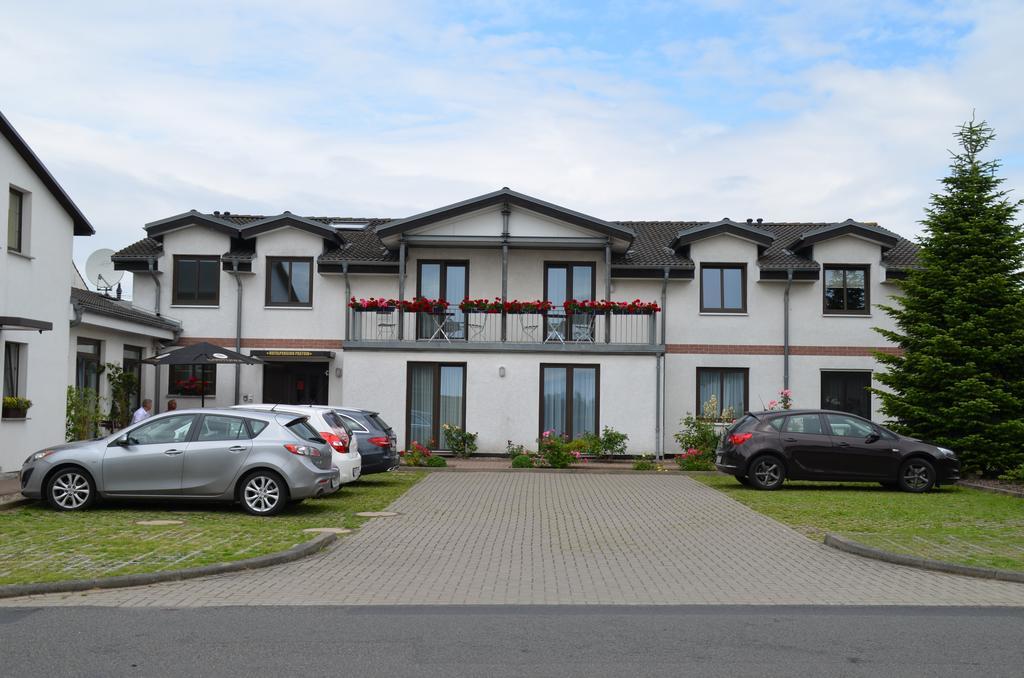 Hotel-Pension Pastow Garni Broderstorf 외부 사진