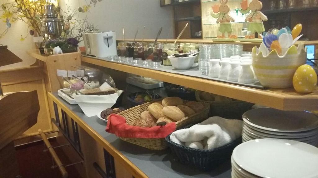 Hotel-Pension Pastow Garni Broderstorf 외부 사진