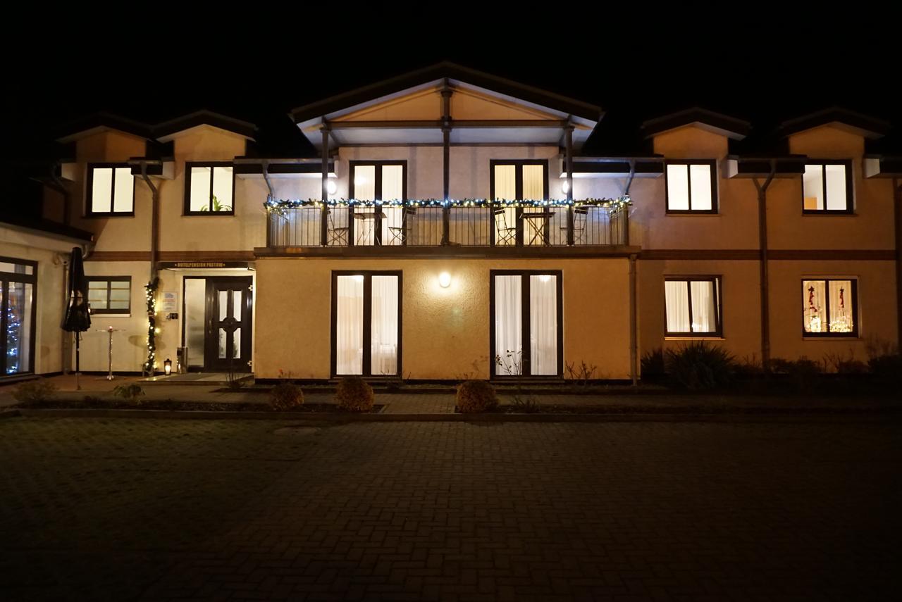 Hotel-Pension Pastow Garni Broderstorf 외부 사진