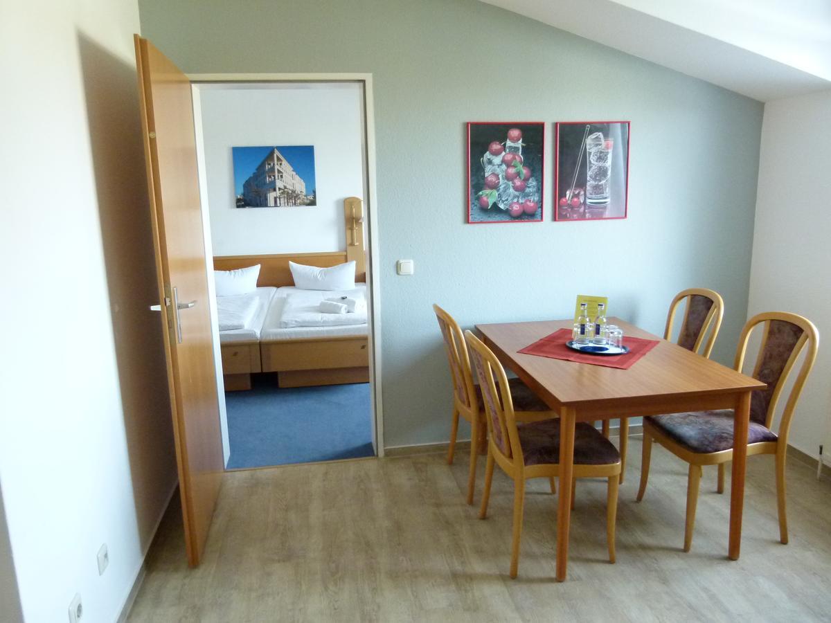 Hotel-Pension Pastow Garni Broderstorf 외부 사진